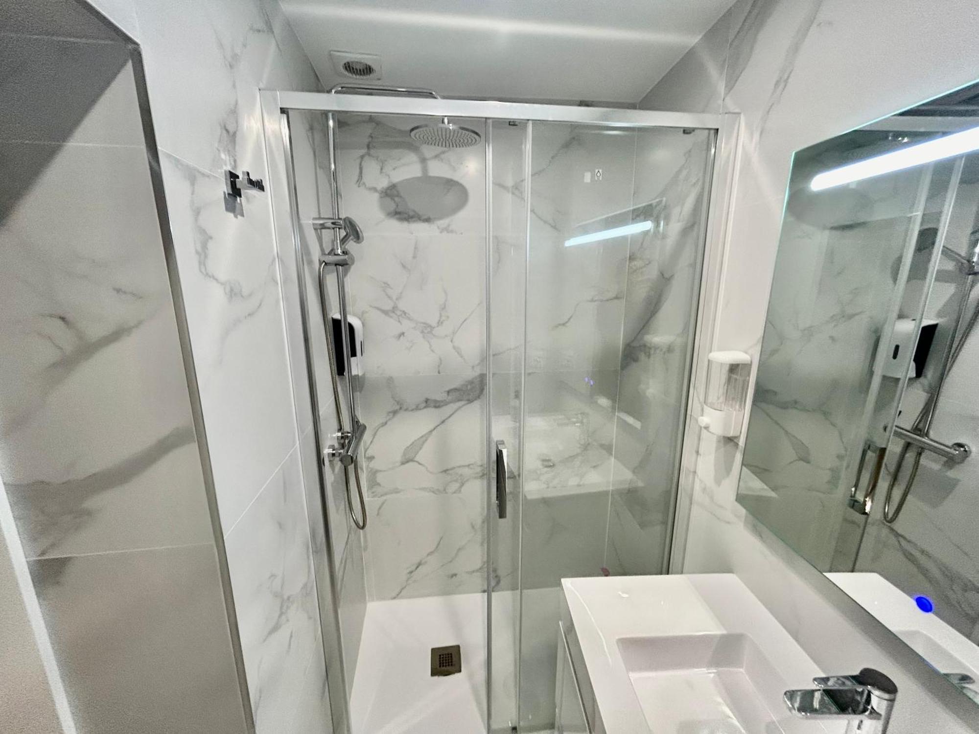 Oporto Blue Boavista Apartment ภายนอก รูปภาพ